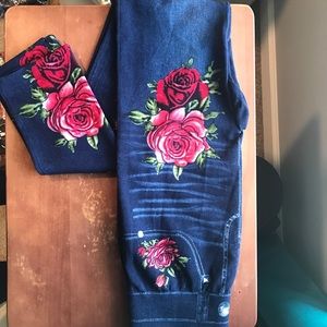 Beautiful flower print jean like legging